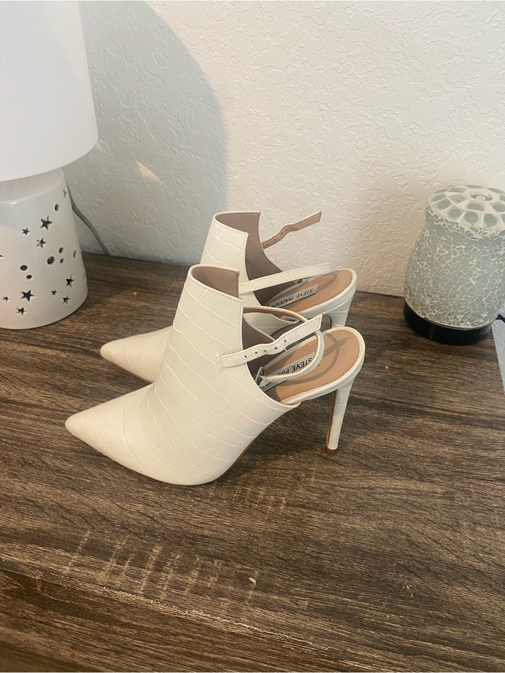 Steve Madden Cream Croc-Embossed Pointed Slingback Mules